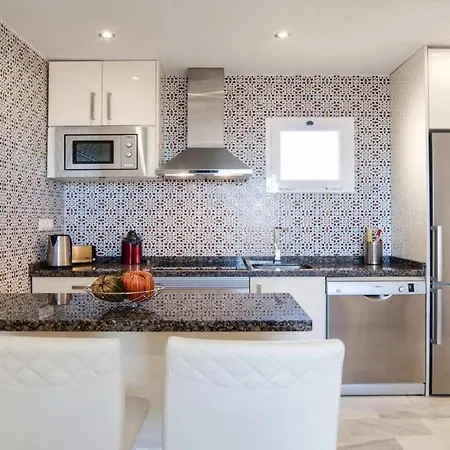 Alta Loma 2 By Rafleys - Modern 1br With Stunning Views Apartment *